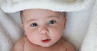 Perkembangan Usia Bayi 3 Bulan: Bonding Lewat Dongeng Sebelum Tidur