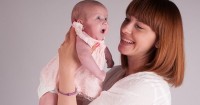 Perkembangan Bayi Usia 3 Bulan 1 Minggu: Si Pintar Senyum dan Gemas