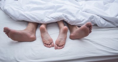 5 Posisi Seks Aman saat Hamil Dua Minggu